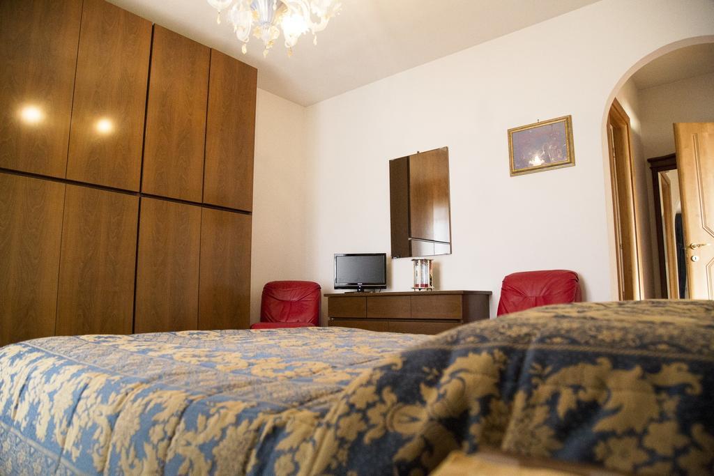 B&B Nuovo Paradiso Pescia Pokoj fotografie